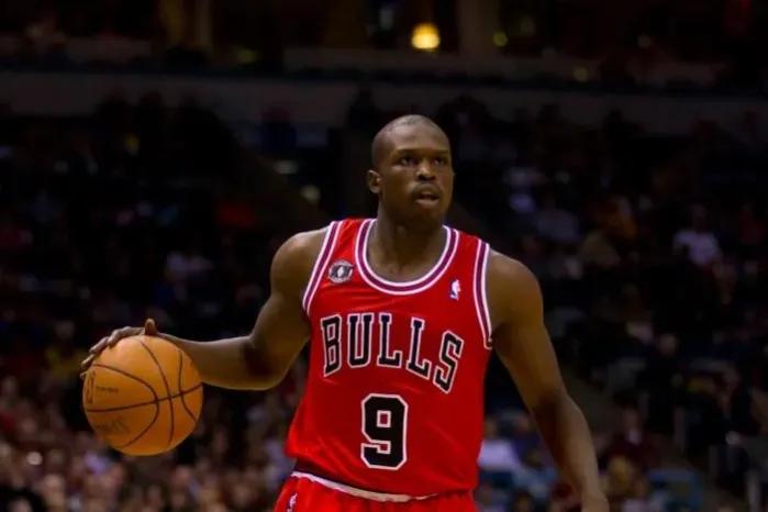 美媒列出了出生非洲的10名NBA球员，谁才是真正的非洲之王？