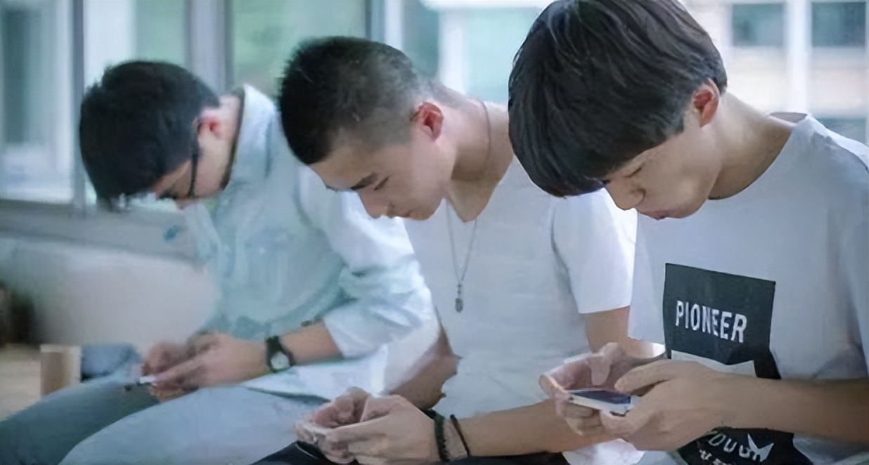 讨论沉迷网络的案例,对于沉迷网络的人有什么看法