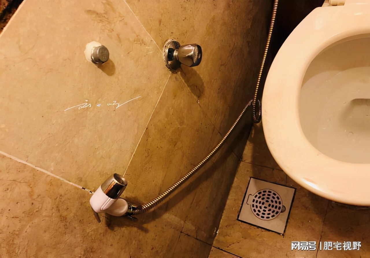 去马来西亚打工一年能赚20万,放弃了月薪8000的工作进厂