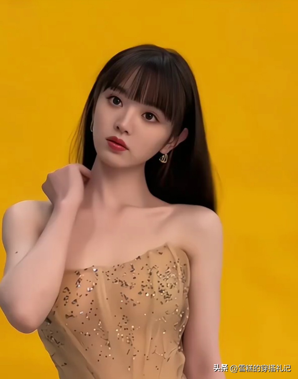 上尖下宽小脸脸型适合什么发型,脸型长的方圆脸适合什么发型