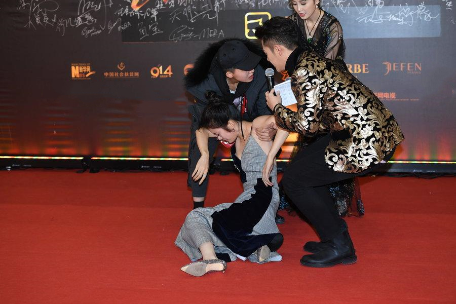 女明星红毯“尬历史”，一个比一个社死，恨不得没人认识她们