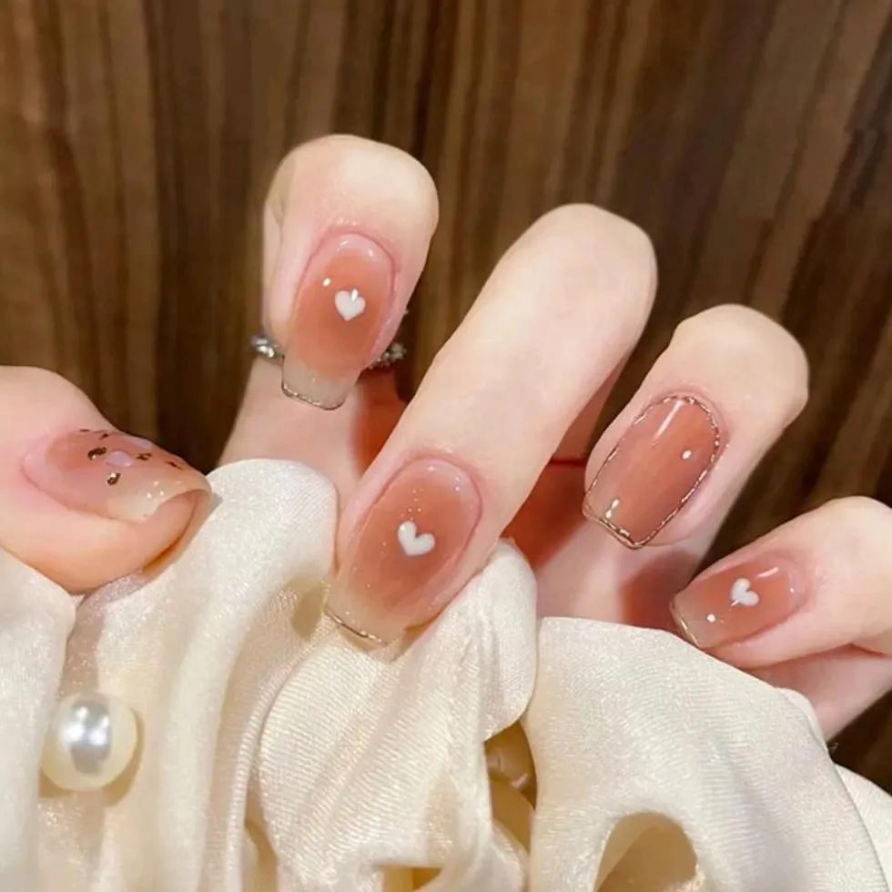 夏日短款美甲显白通勤,海底捞美甲款式显白夏日磨砂