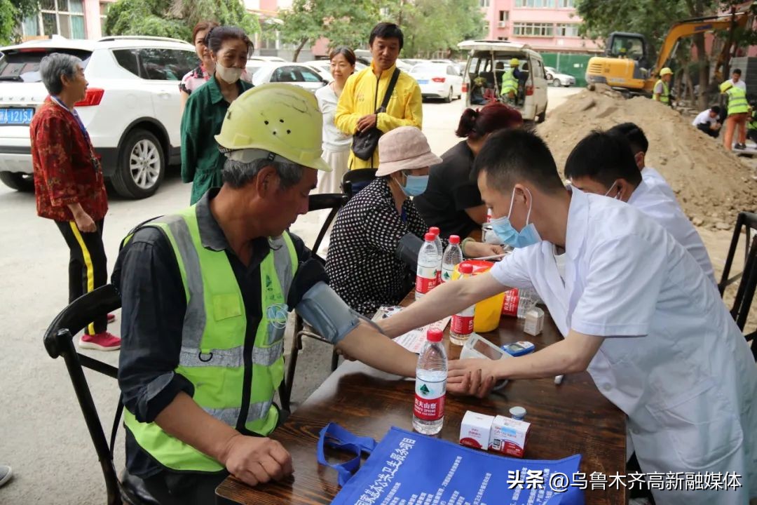 惠民服务送健康爱心义诊暖民心,我为群众办实事健康义诊