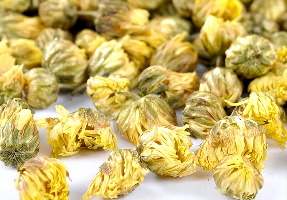 年龄大了不能喝菊花茶？建议：50岁后，牢记2喝3不喝，喝对好处多