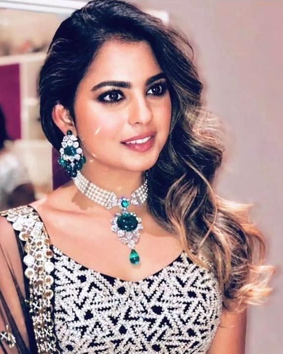 印度首富妻子嫁女儿花7亿,印度首富的老婆有多奢侈