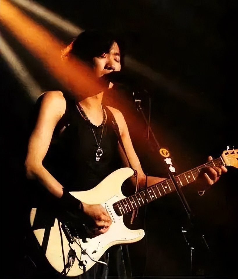 港乐30年:张国荣走了,许冠杰老了,风流雨打风吹去,再也不回头