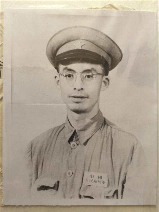 国军副师长被我军俘虏，表明*底卧**身份没人信，说暗语后直接送北平