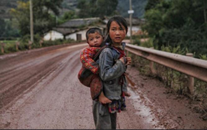 公公耐不住寂寞，儿媳妇知道后主动帮忙，最后被抓！