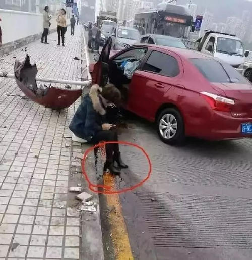 公交车坠江事件司机怎么样了,调查公交车坠江事件背后的思考