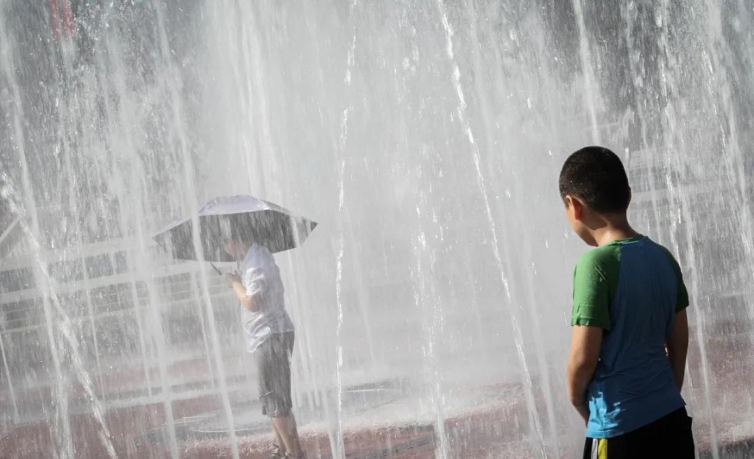 21年，上海74岁老人死家中6天，恶臭飘小区，同居儿子：我有鼻炎