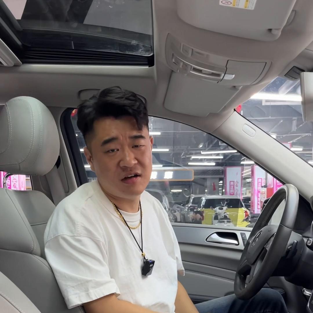 奔驰mlsuv350全部价格表,新老款suv对比第一代奔驰ml