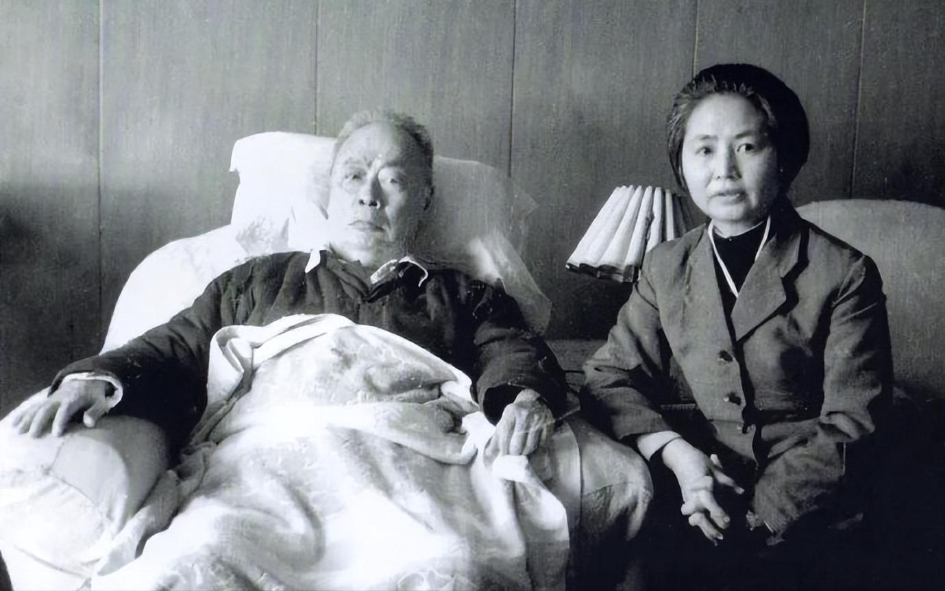 陈毅临终前，*剑英叶**拿出毛主席所写的纸条：我知道你在等什么