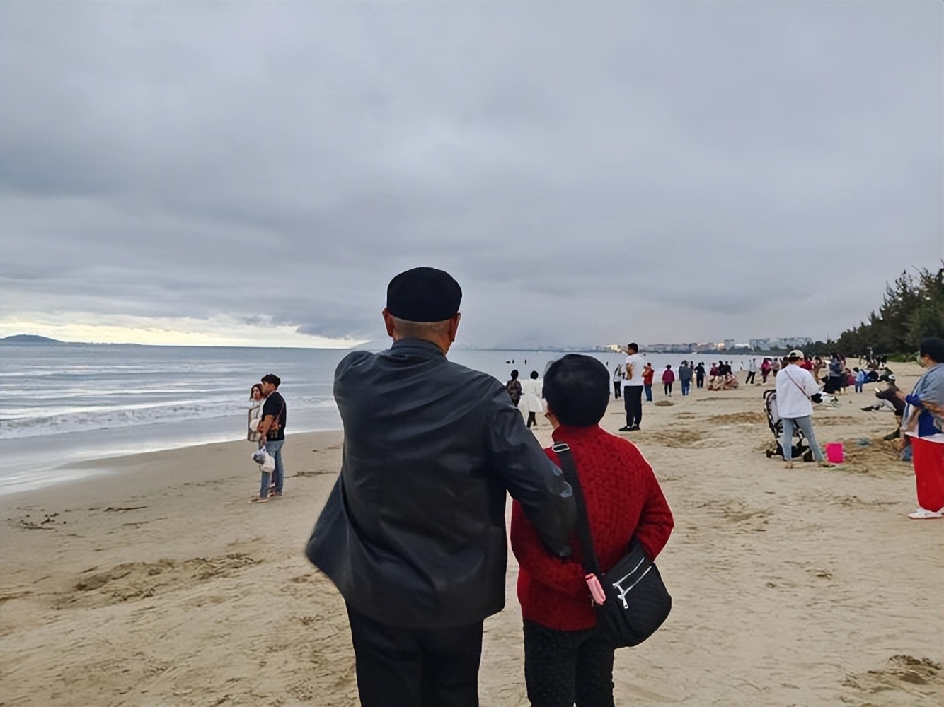 老伴儿祁隆完整版全部,老伴儿去世感人瞬间