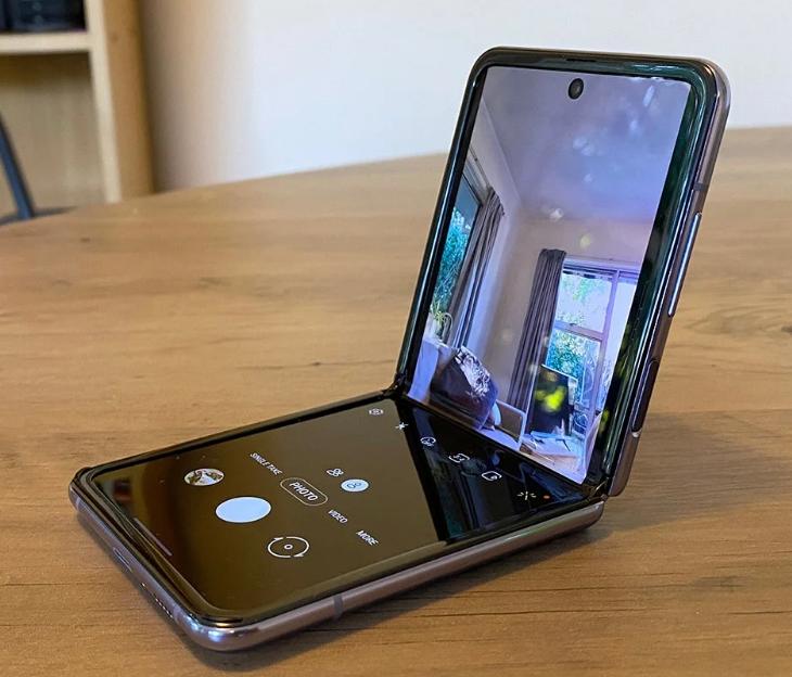 折叠屏手机时间长了屏幕会有痕迹,折叠屏手机为什么不出名了