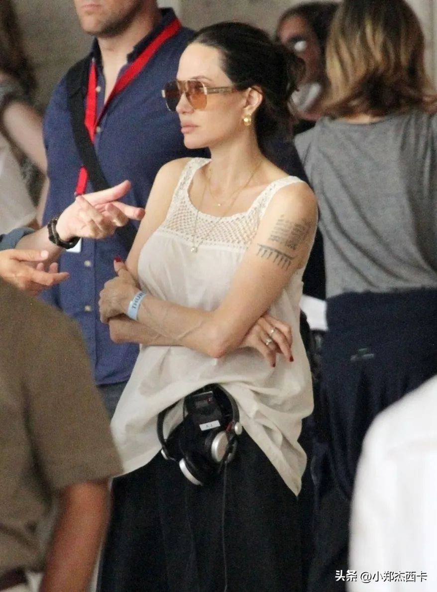 她随便穿条白裙子，就把半个好莱坞给比下去了