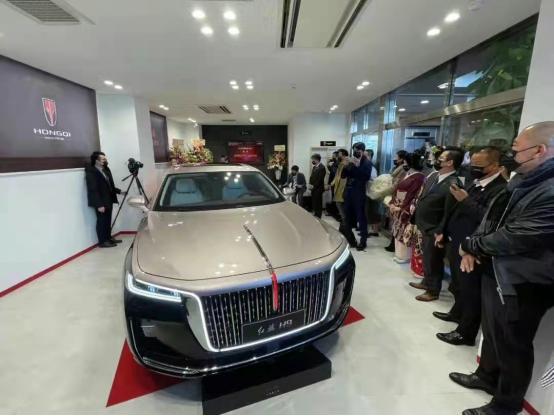 历史性时刻，日本也可以买到红旗车了