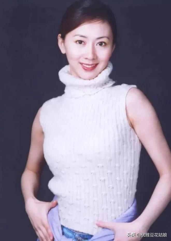 “人体模特”汤加丽：被父亲嫌弃，和丈夫离婚，46岁至今未婚
