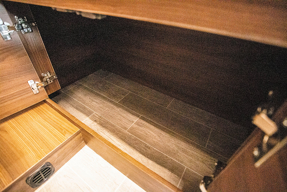 水电量大的房车20万左右,水电充足的二人房车