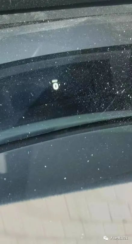 极氪001空调喷粉，疑似导致车主妻子流产？