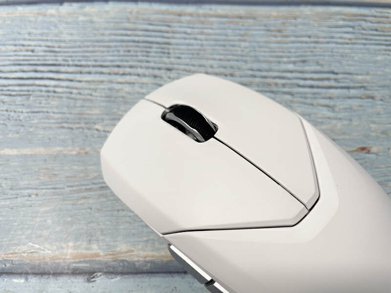 雷柏vt960s无线游戏鼠标评测,轻量化长续航雷柏vt9