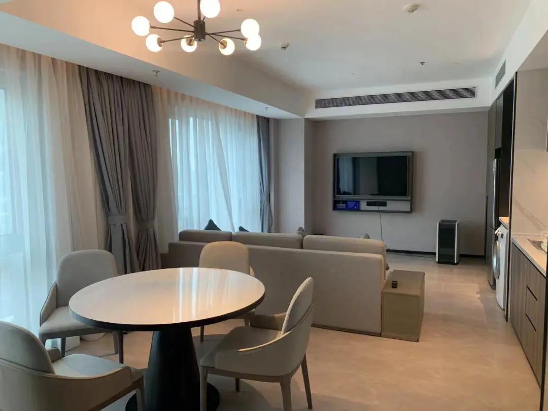 95后小伙搬离出租屋，每月花4300住长租酒店：太香了！