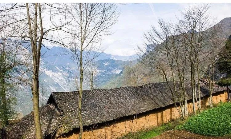 土炕土房子图片,土炕土墙