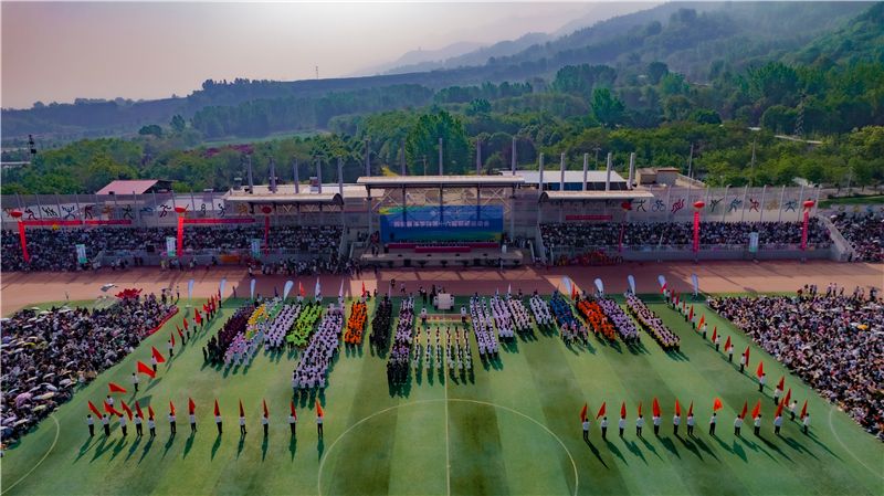 西安翻译学院校运会3000米成绩,西安翻译学院田径运动场