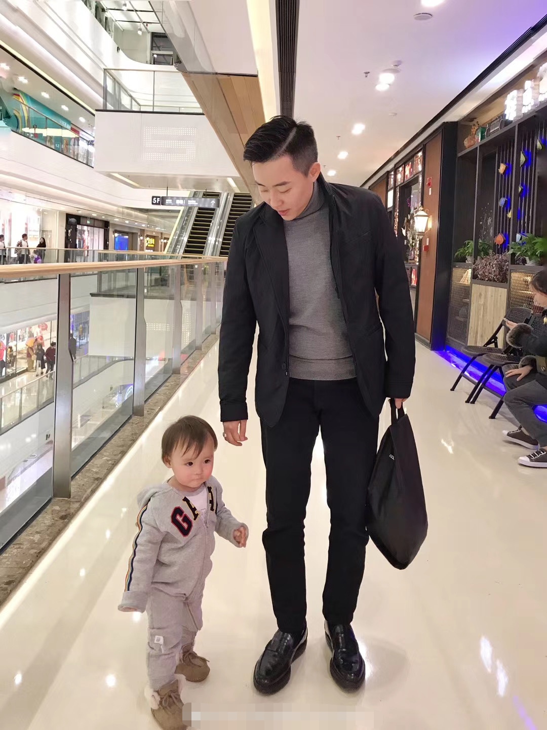 东北女生花50万赴美试管婴儿,女子花50万生混血宝宝