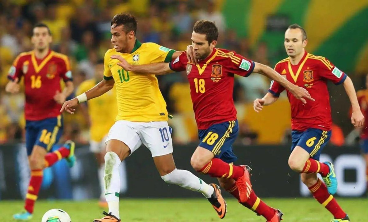 国足主教练全力冲击2026年世界杯,足球国家队压力