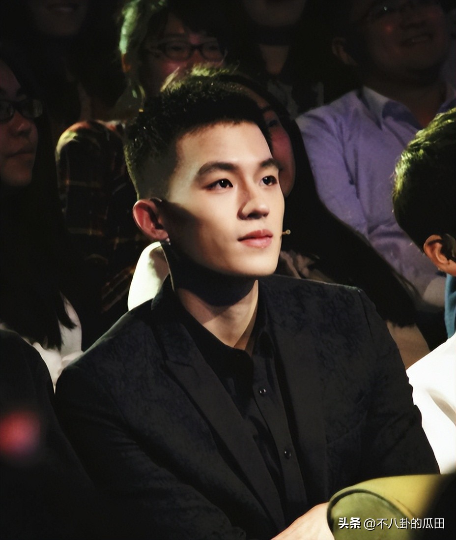 痞帅港风男明星年轻时的颜值,痞帅行走的荷尔蒙男明星