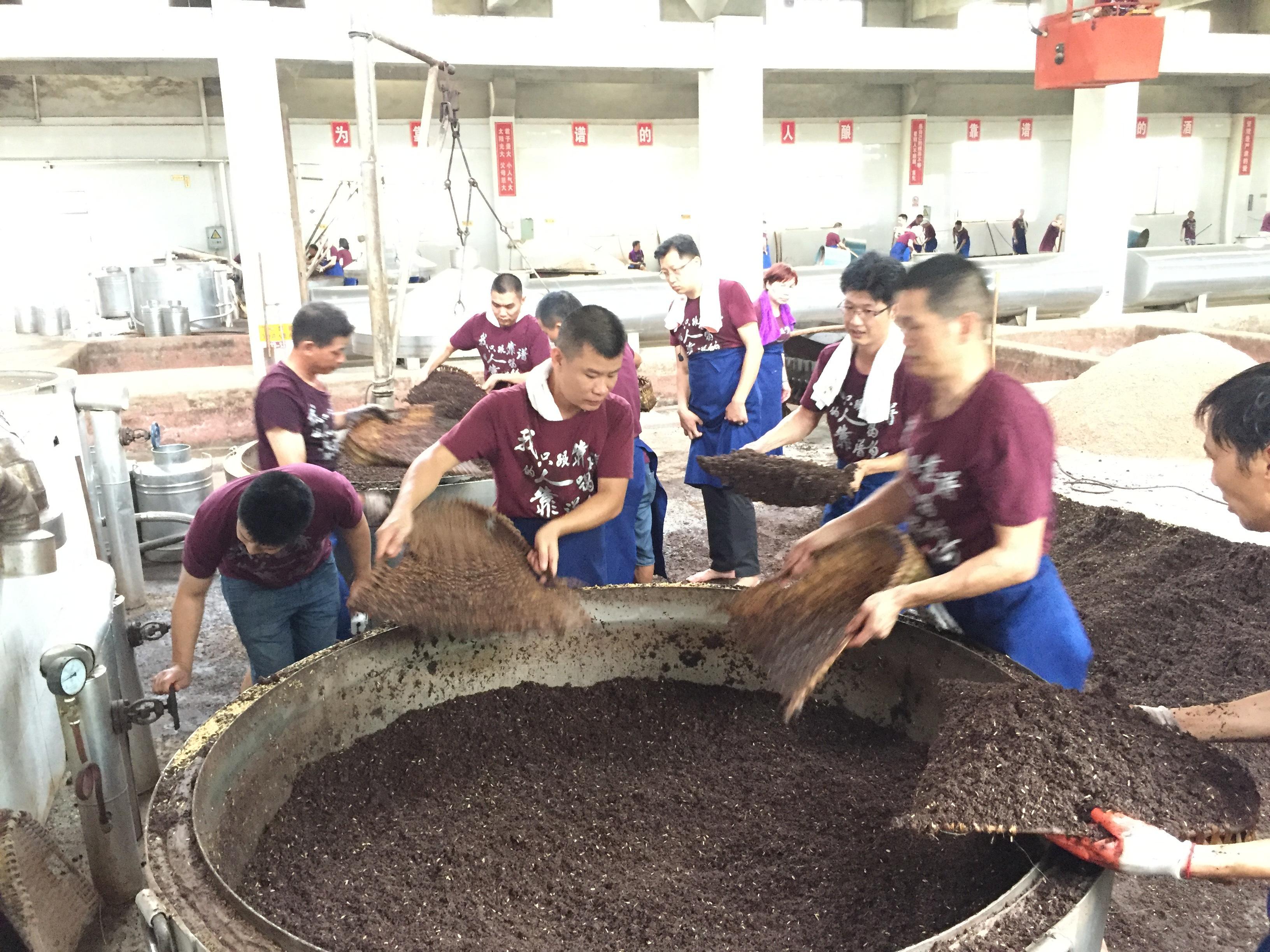 茅台酒这么贵为什么价格这么统一,茅台酒价格为什么相差那么大