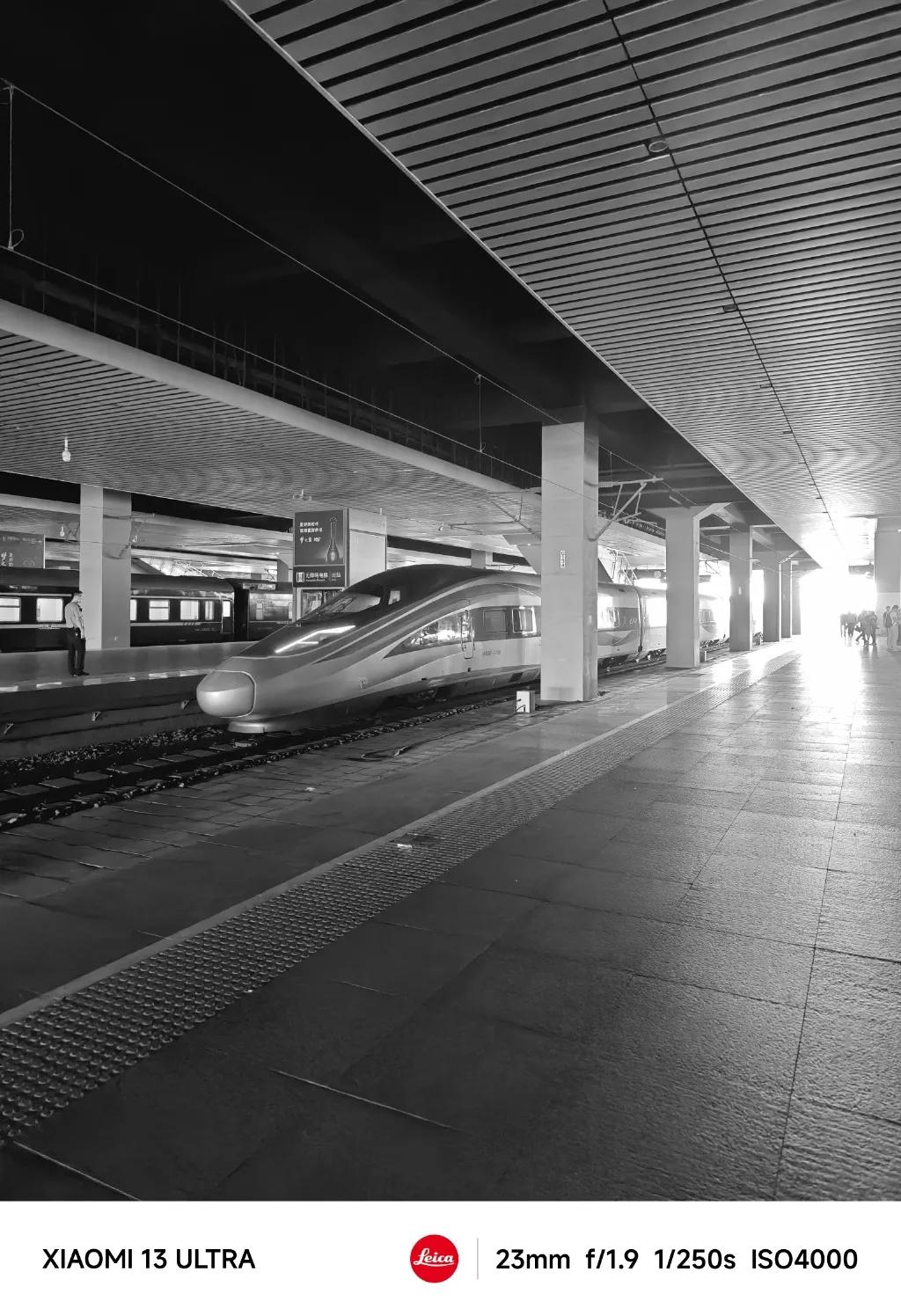 运用光学影像*击狙**苹果算法摄影，这款国产旗舰在海外爆红了！