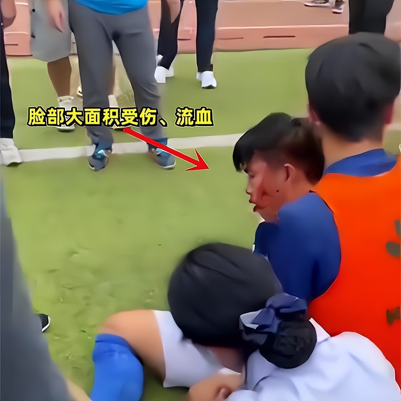 成体球员被曝殴打川大球员,川大足球被打学生后续