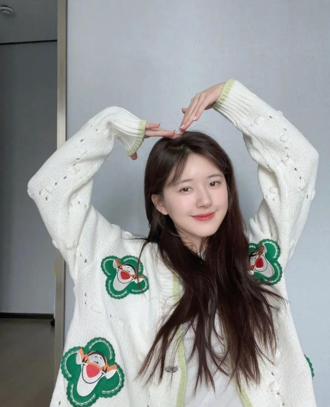 必备爆款热卖中毛衣好看,给大家推荐好看又显瘦的毛衣