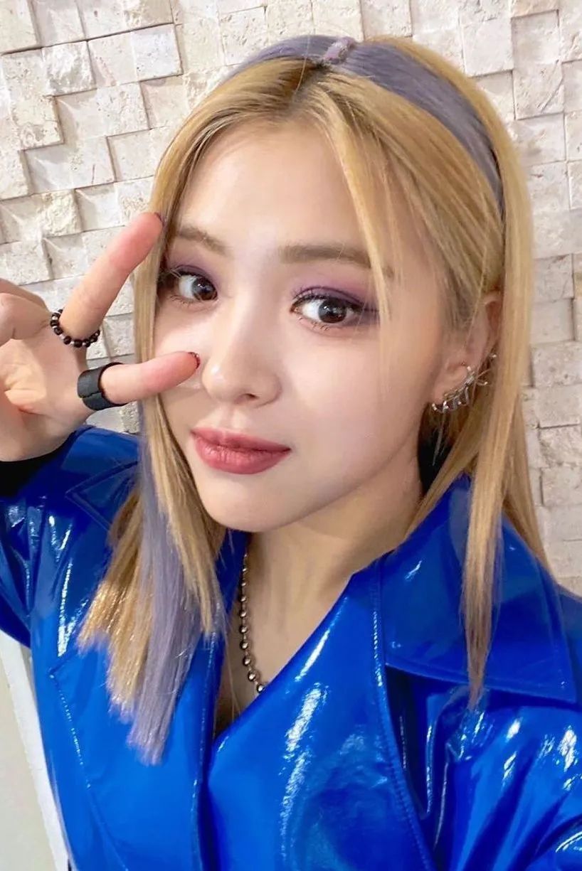 jennie最新编发,jennie同款彩带编发教程