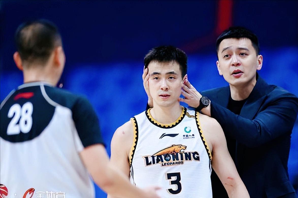 杨鸣谈马布里不在一个档次,马布里和布鲁克斯谁厉害