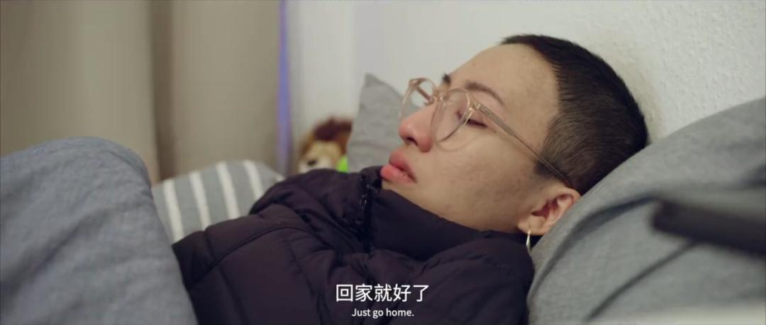 留学生崇洋媚外，活该有家难回？看完一部片，再也不会这样说