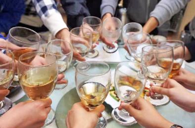 湖南女子被称酒仙在世千杯不醉,湖南千杯不醉的女孩