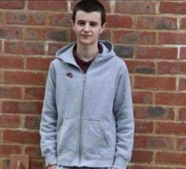 14年前，英国十三岁男孩“喜当爹”！生下一女后，后来怎么样了？