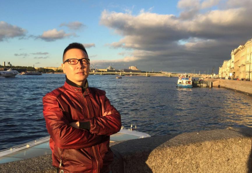 人体模特汤加丽：与丈夫离婚，遭父亲嫌弃，46岁再给父母添心病