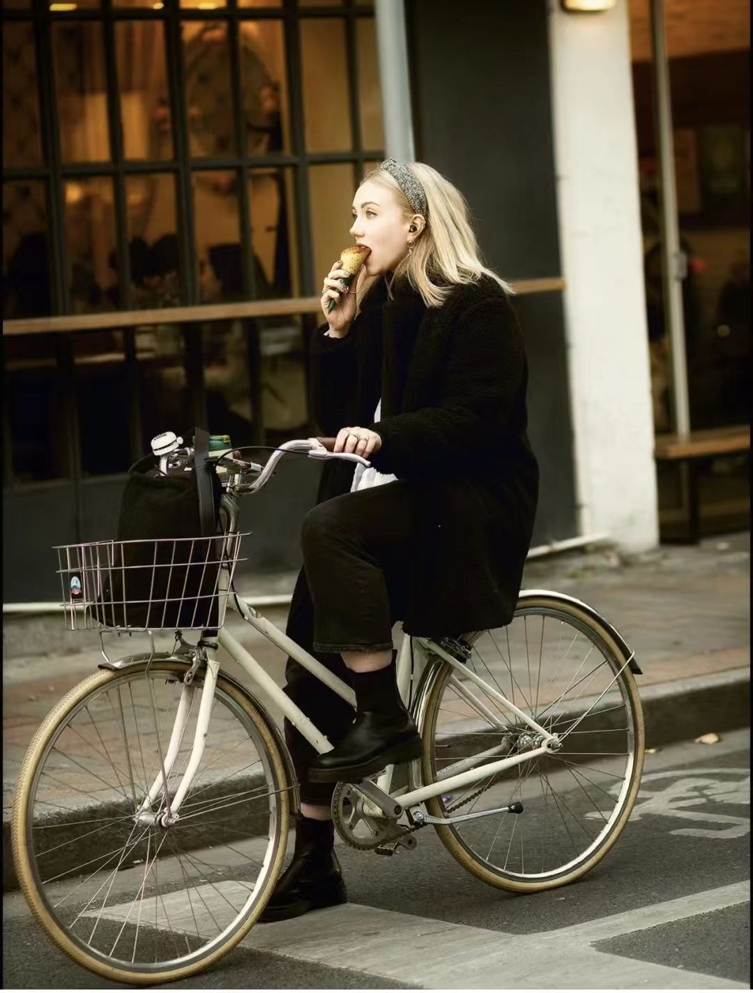 秋日棕色系穿搭,秋冬季整套棕色系穿搭推荐