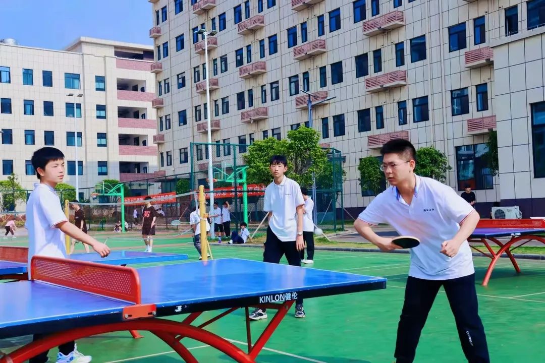 北大青鸟岳阳海纳软件学院女神节,岳阳北大青鸟海纳实训52班