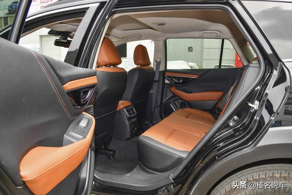 斯巴鲁傲虎国内引进2.4t试驾,斯巴鲁傲虎3.6水平对置6缸