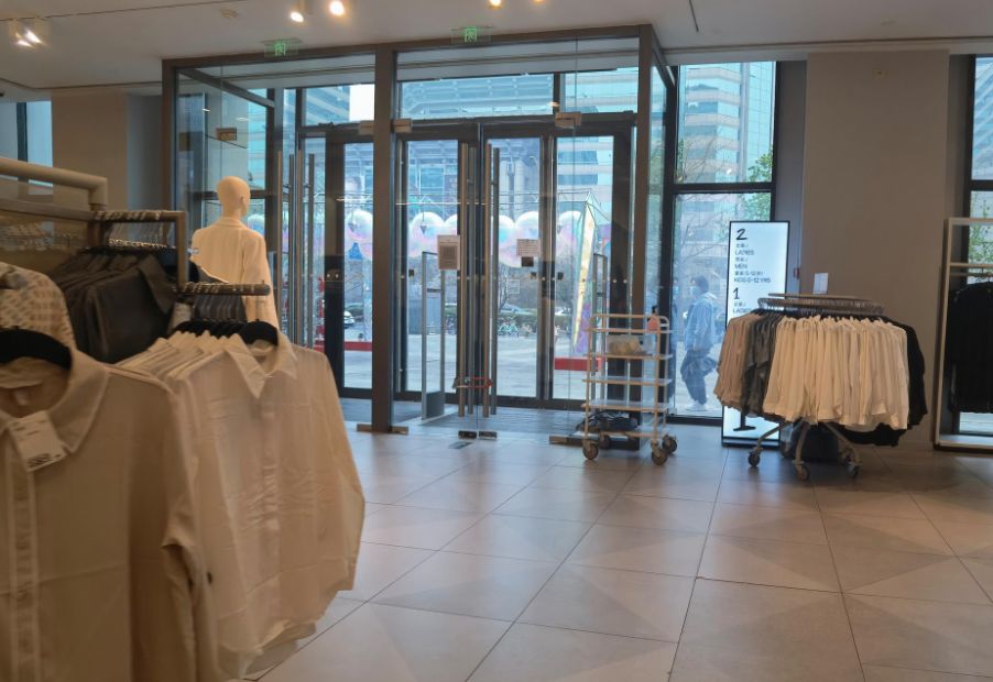 从“盆满钵盈”到“勉强吃饱”，实体店还能撑吗