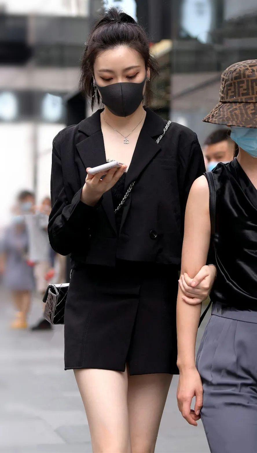 黑色修身小西装搭配女小个子,黑色修身小西装长款搭配女小个子
