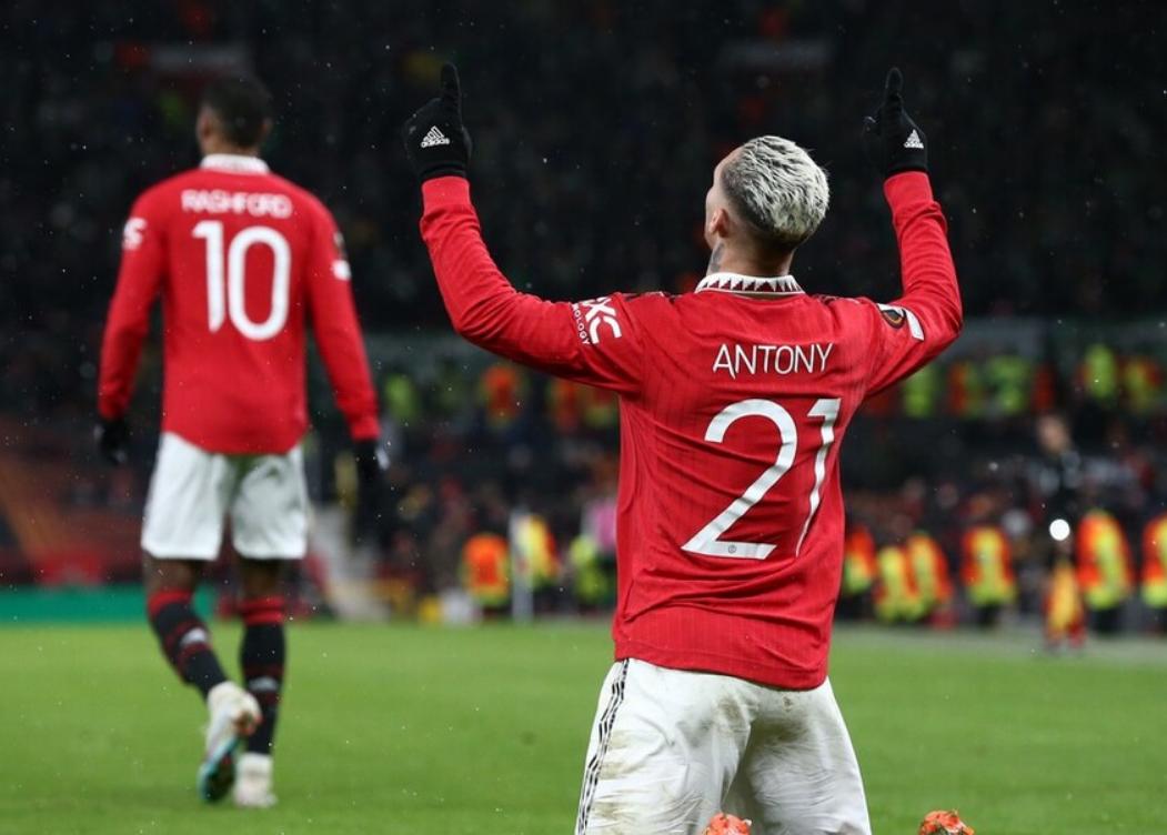 2-2险平，4-1狂胜！英超两大豪门命运不同，滕哈格尽情宣泄