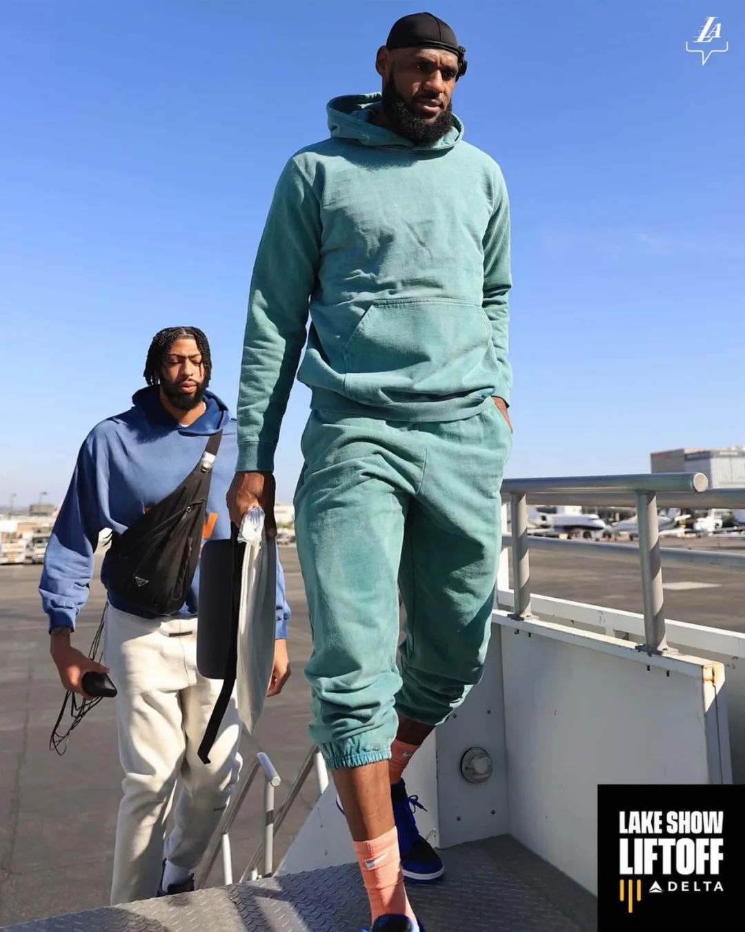 詹姆斯新签合同,詹姆斯两个儿子签约