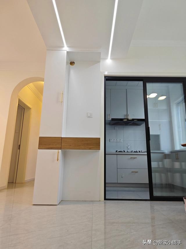 免吊顶客厅装修风格,这才是现代简约装修的极简风格