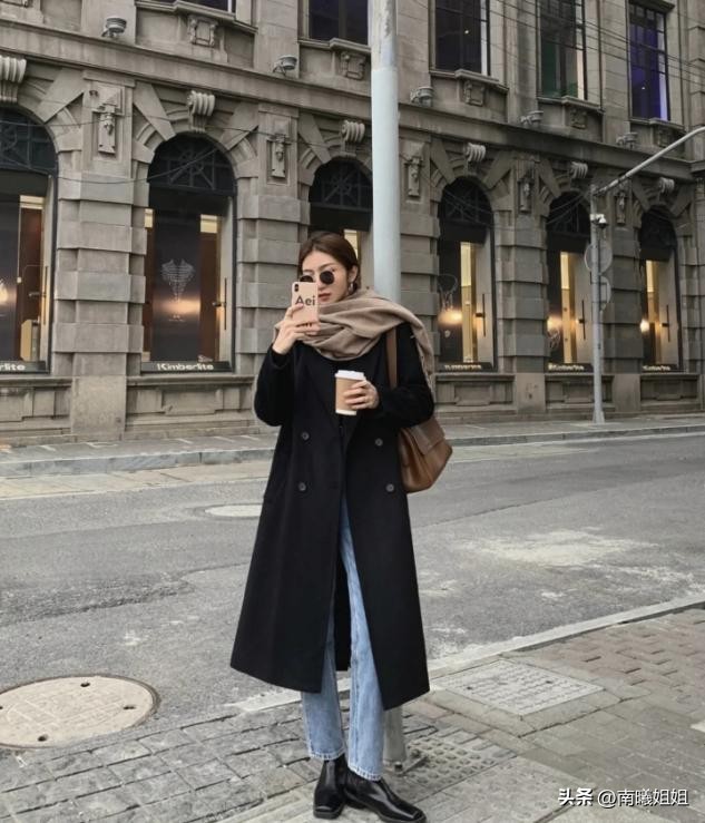 杭州时尚穿搭秋冬靴子,短靴穿搭高级感女