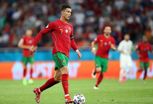 计划得逞？曝C罗激活转会章程，可离队+免于禁赛，踢欧冠和世界杯